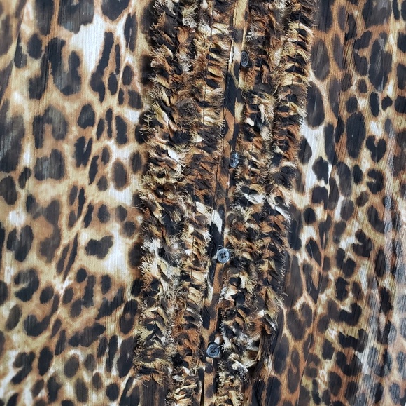 Leopard Print Ruffle Front Blouse * NWOT * Sz Small * - Picture 7 of 7
